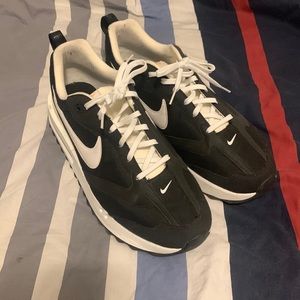 Men’s Nike Air Max Dawn Black and White US Size 12.5